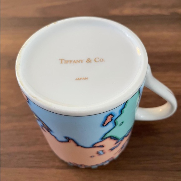 Tiffany & Co. Atlas collection Porcelain Map Lidded Trinket Box and Mug. - Picture 5 of 7